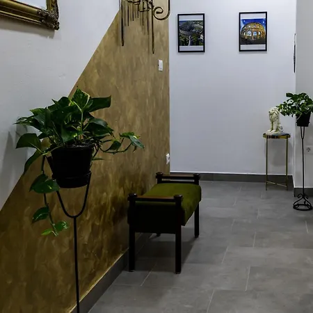 Santina Apartman *