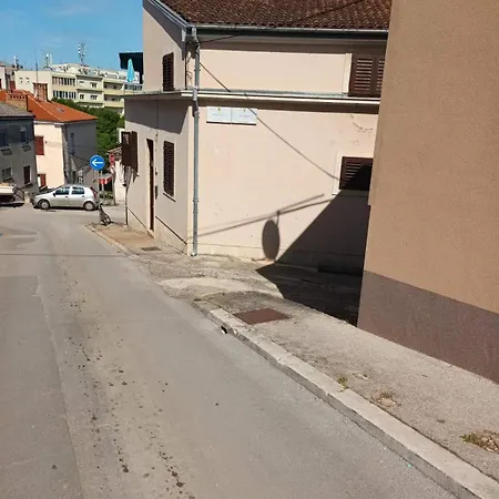 Santina Pula